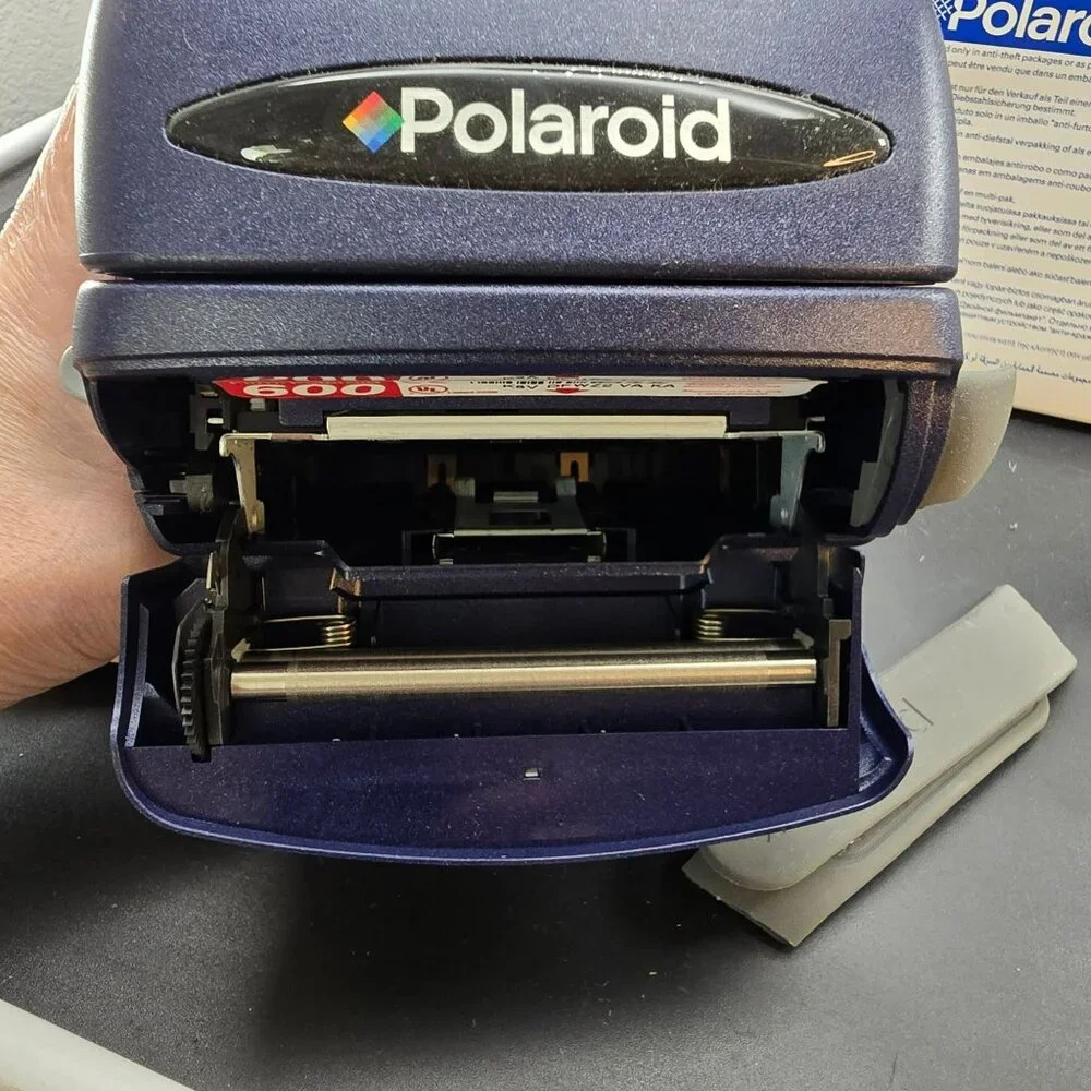 Polaroid OneStep Auto Focus Instant Camera Box Manual Plus Film UNTESTED JJ4175